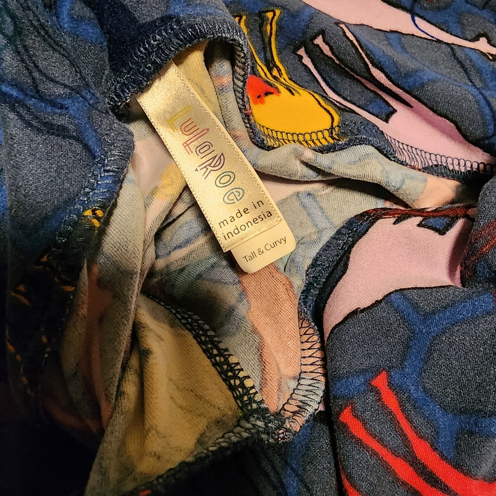 LuLaRoe Tall & Curvy Leggings